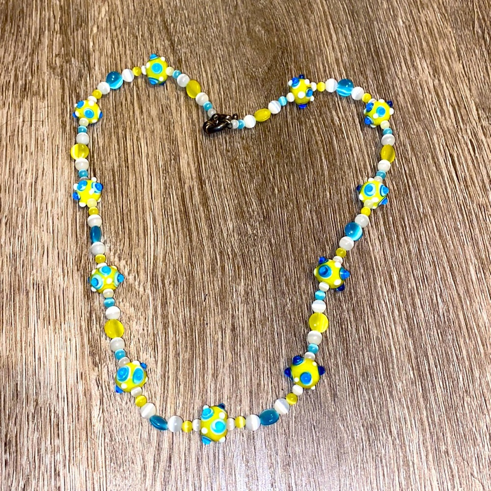 💜 FREE w/ PURCHASE 💜 🌼 Funky Yellow Beaded Necklace 🌼